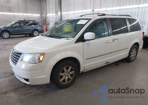 2010 Chrysler Town & Country Touring из США, поврежденный, VIN 2A4RR5D15AR212357